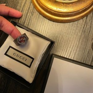 Gucci silver ring